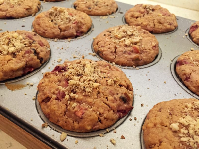 Muffini z jagodami in rabarbaro
